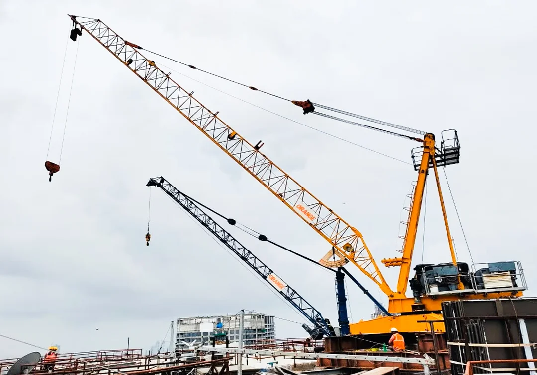 Portable derrick crane